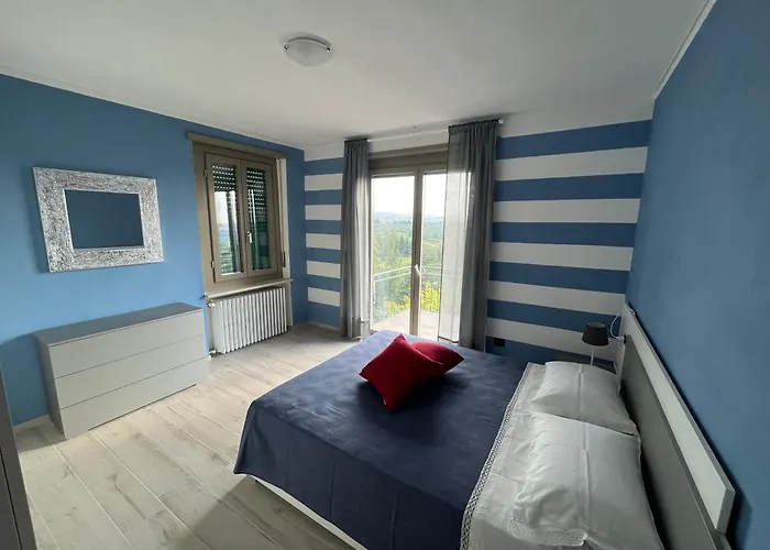 Panoramico In Collina شقة